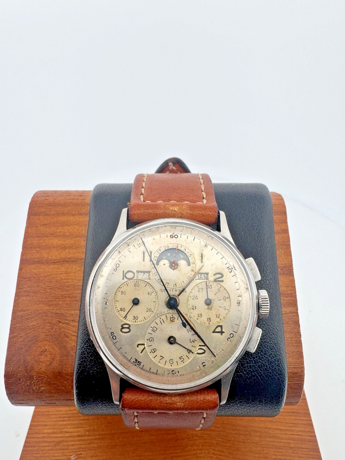 Vintage Universal Geneve Tri Compax Watch 1945 Ref: 22279 - Read