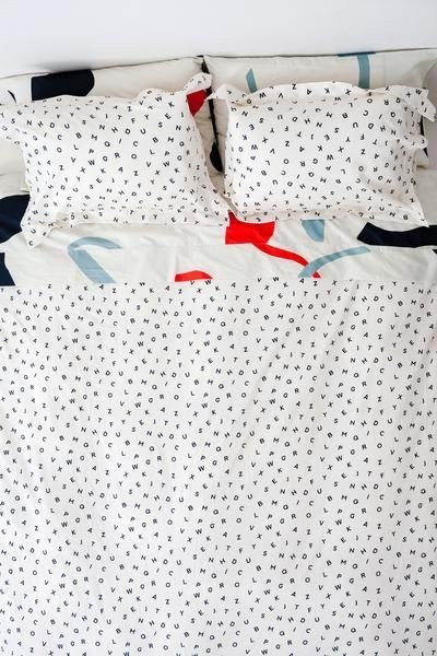 Dusen Dusen Alphabet Duvet Set - Duvet Cover & 2 Pillow Shams Size Queen - NEW Dusen Dusen Alphabet Duvet Set - Duvet Cover & 2 Pillow Shams Size Queen - NEW