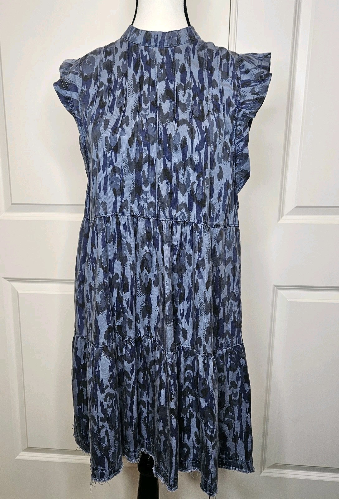 Anthropologie Jenee Tiered Tunic Fress Size Small Chambray Blue Animal Print Anthropologie Jenee Tiered Tunic Fress Size Small Chambray Blue Animal Print