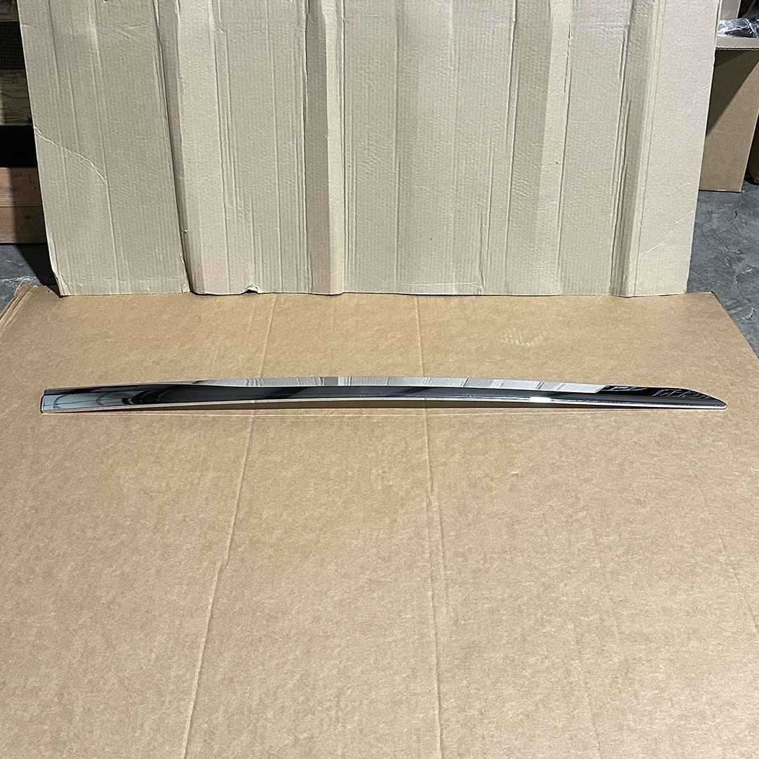 NEW OEM 2011-2016 Chrysler Town & Country Sliding Door Molding, Right 5182600AC NEW OEM 2011-2016 Chrysler Town & Country Sliding Door Molding, Right 5182600AC