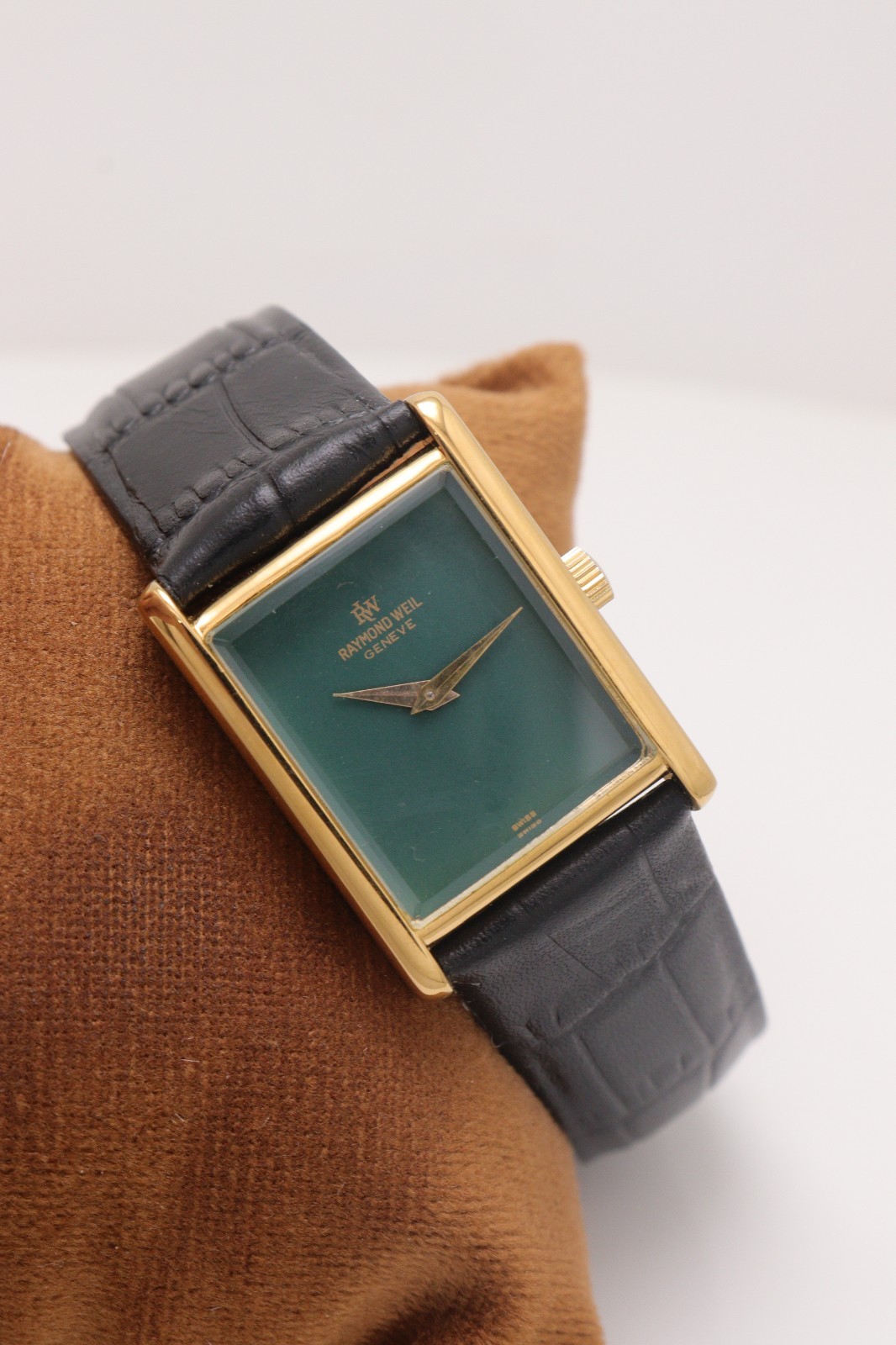 Seller Refurbished Raymond Weil Geneve Manual Winding Swiss Movement Men\'s Watch