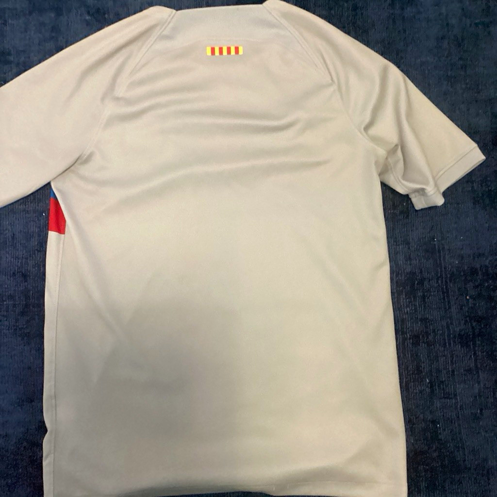 Nike FC Barcelona Dri-FIT Soccer Jersey Shirt White/Red/Blue Cross. Size-Youth L Nike FC Barcelona Dri-FIT Soccer Jersey Shirt White/Red/Blue Cross. Size-Youth L