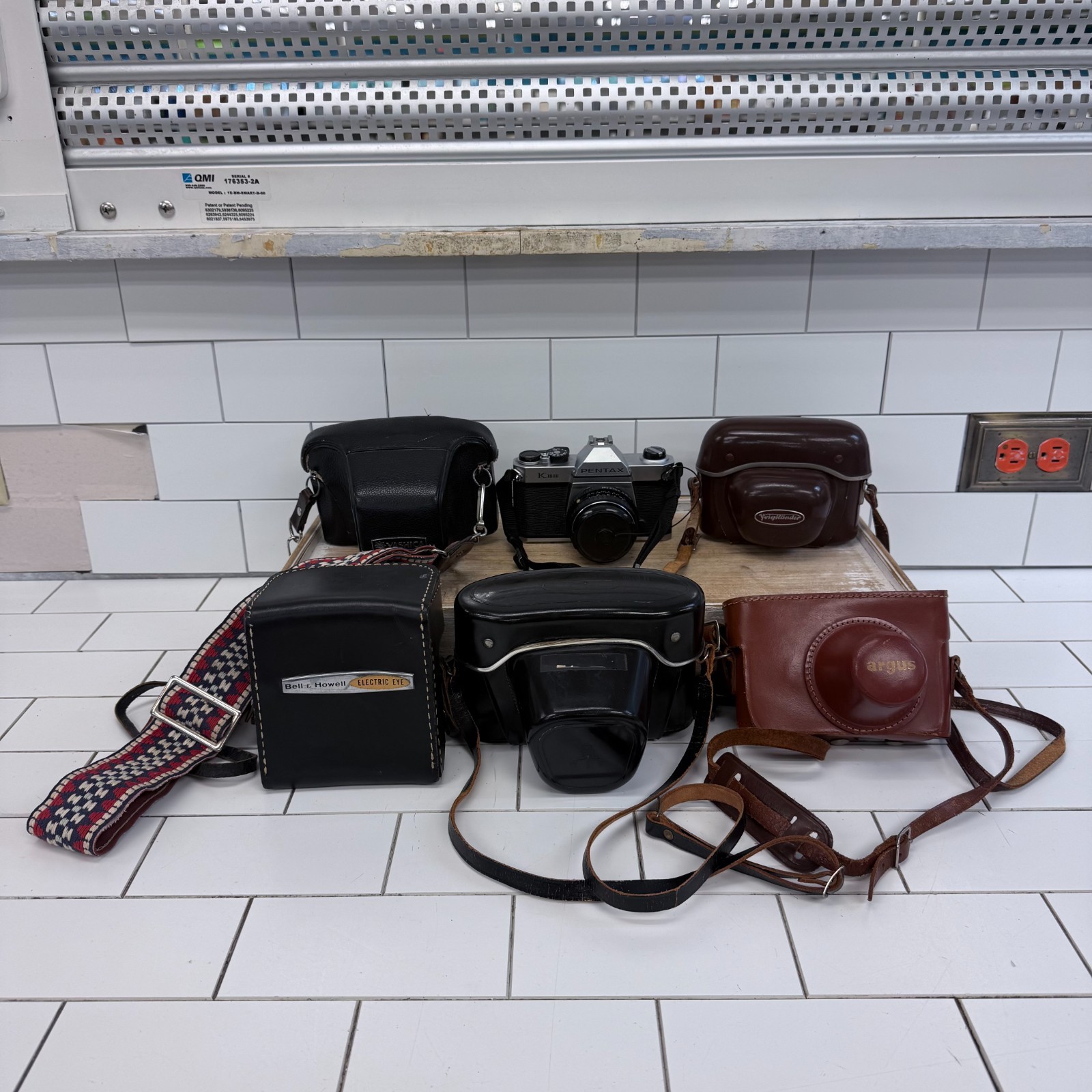 Vintage 35mm Film Cameras Lot of 6 Pentax Yashica Argus Voigtlander *Read
