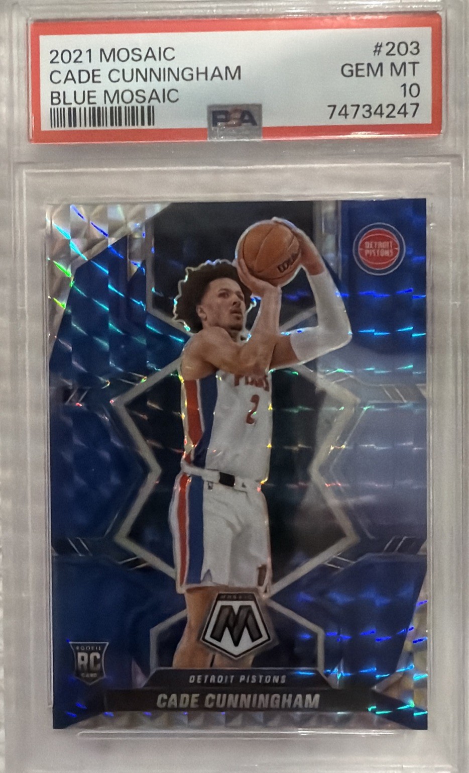 2021-22 Panini Mosiac Cade Cunningham #203 - Blue /99 (RC). PSA 10.