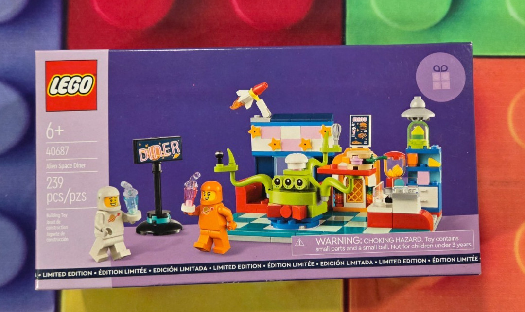 LEGO 40687 Alien Space Diner Limited Edition GWP Orange Classic Space SEALED LEGO 40687 Alien Space Diner Limited Edition GWP Orange Classic Space SEALED