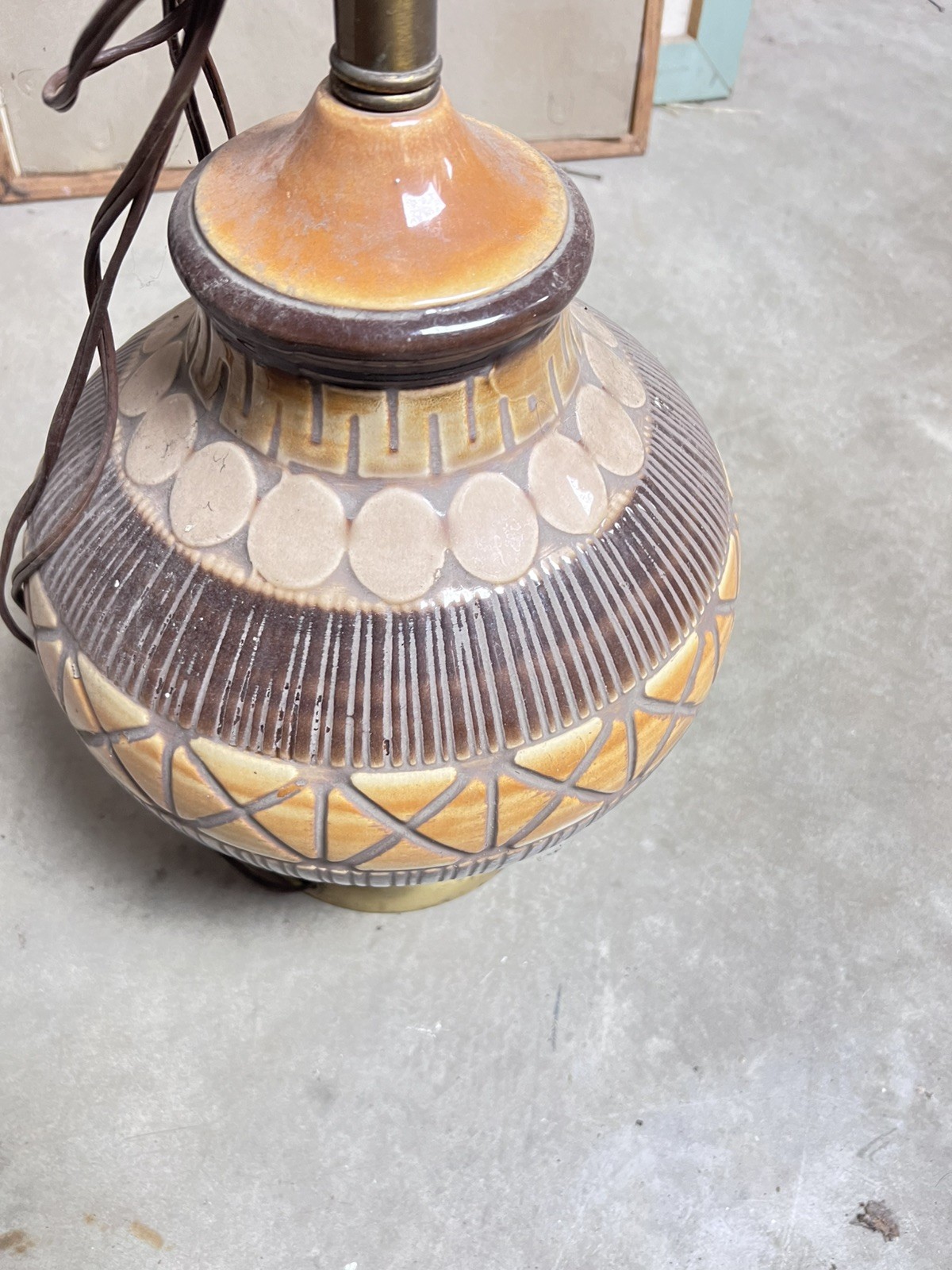 VINTAGE MID CENTURY MODERN POTTERY TABLE LAMP EARTH TONES WORKS 30” TALL BEAUTY VINTAGE MID CENTURY MODERN POTTERY TABLE LAMP EARTH TONES WORKS 30” TALL BEAUTY