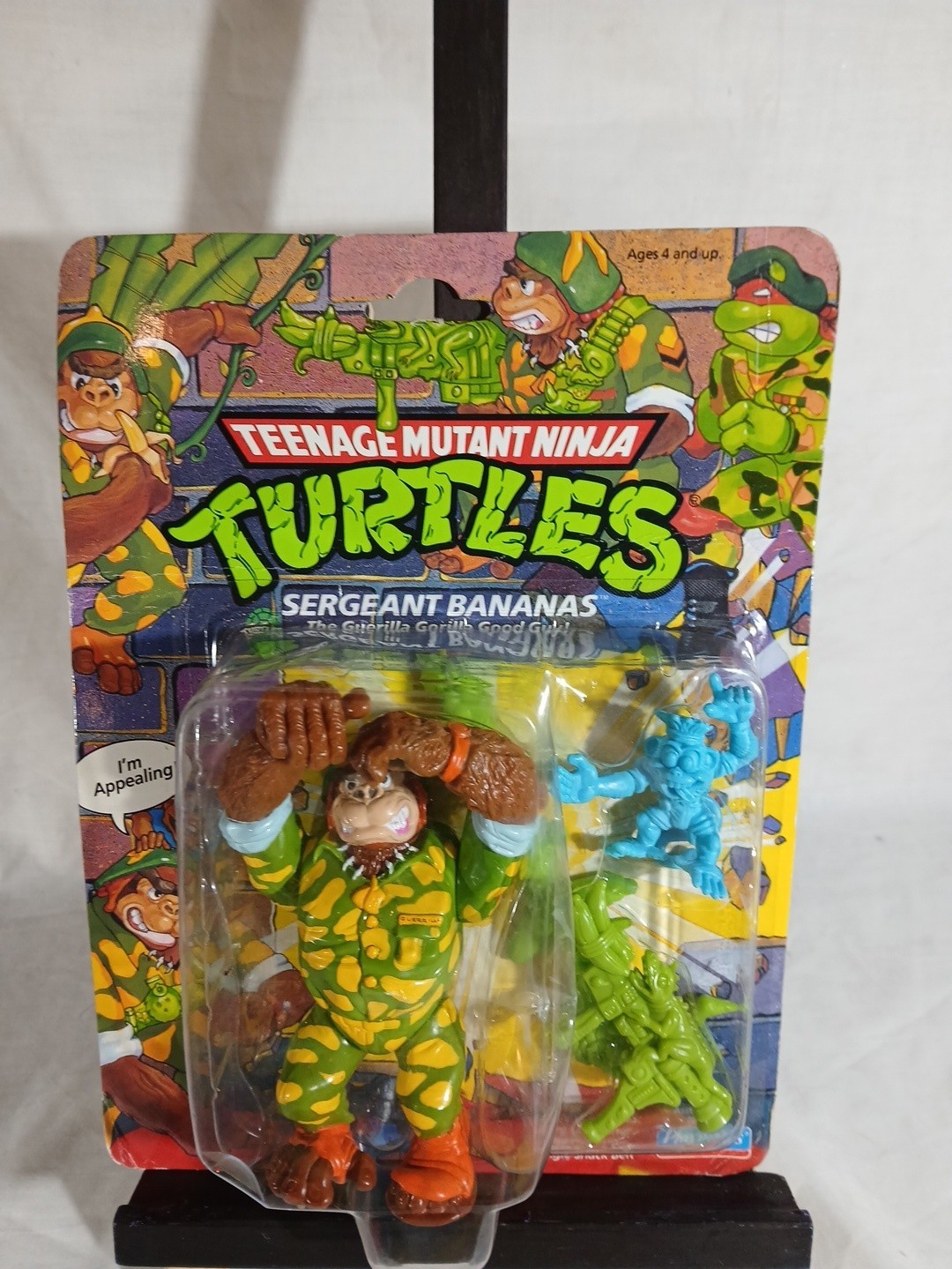 TEENAGE MUTANT NINJA TURTLES 1991 SERGEANT BANANAS  PLAYMATES HAVE 300 CARDED 