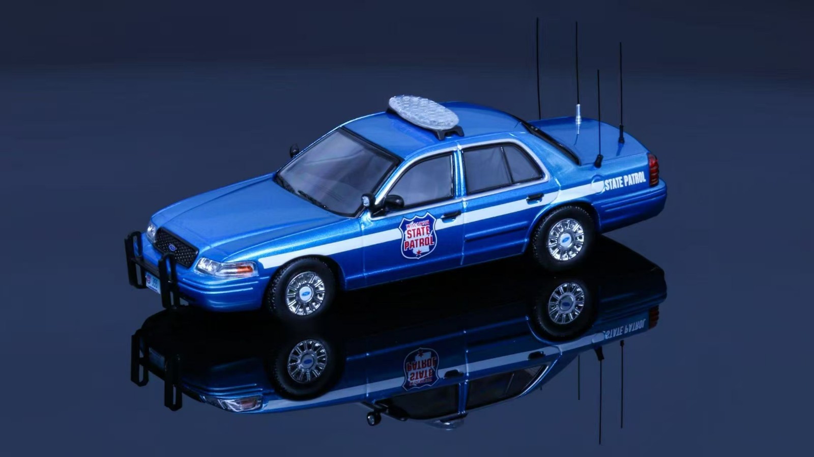 Rollin 1: 64 CV Wisconsin State Police Car Diecast Collect Car Rollin 1: 64 CV Wisconsin State Police Car Diecast Collect Car