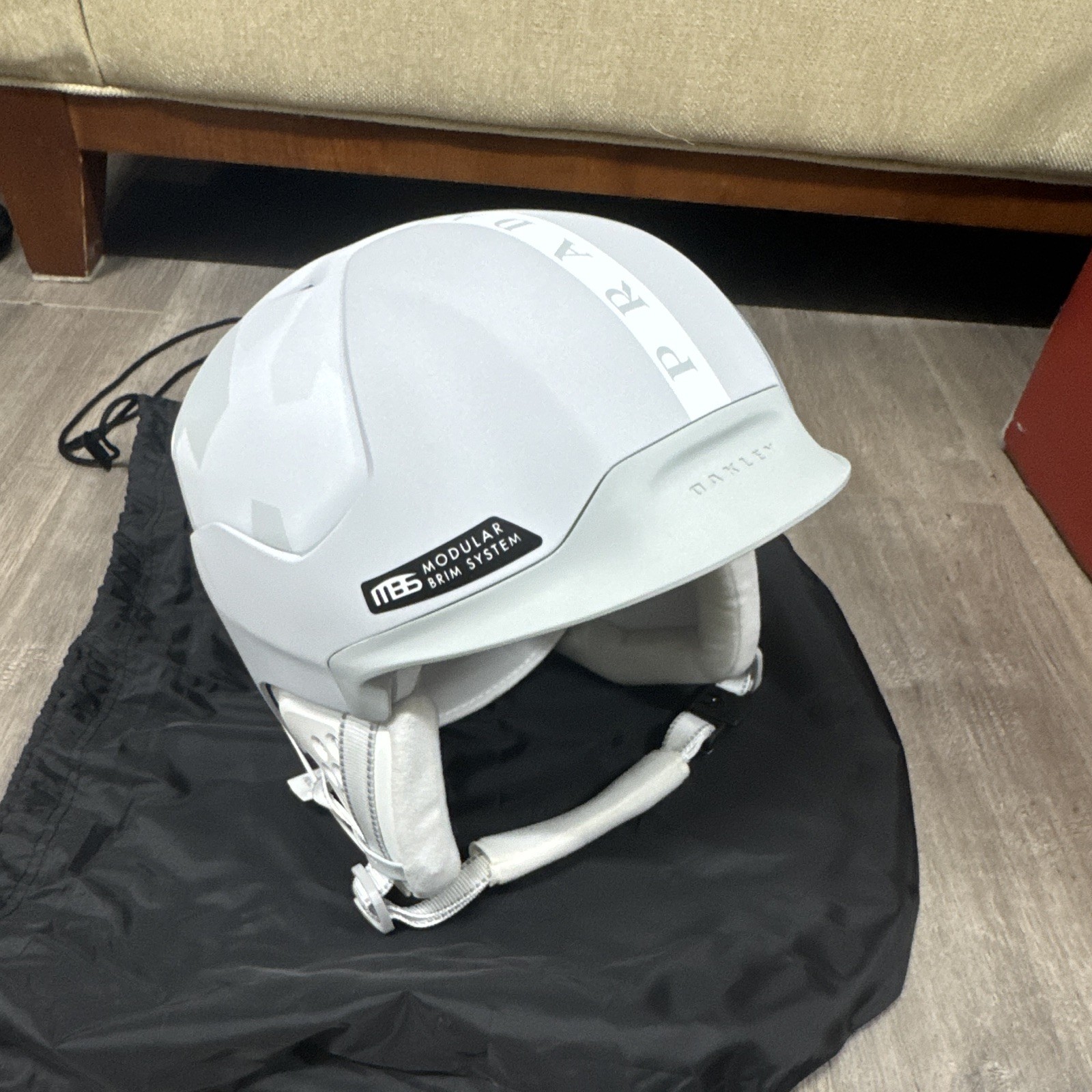 Prada x Oakley MOD White Camouflage Ski Helmet Size M MIPS Adjustable Fit Prada x Oakley MOD White Camouflage Ski Helmet Size M MIPS Adjustable Fit
