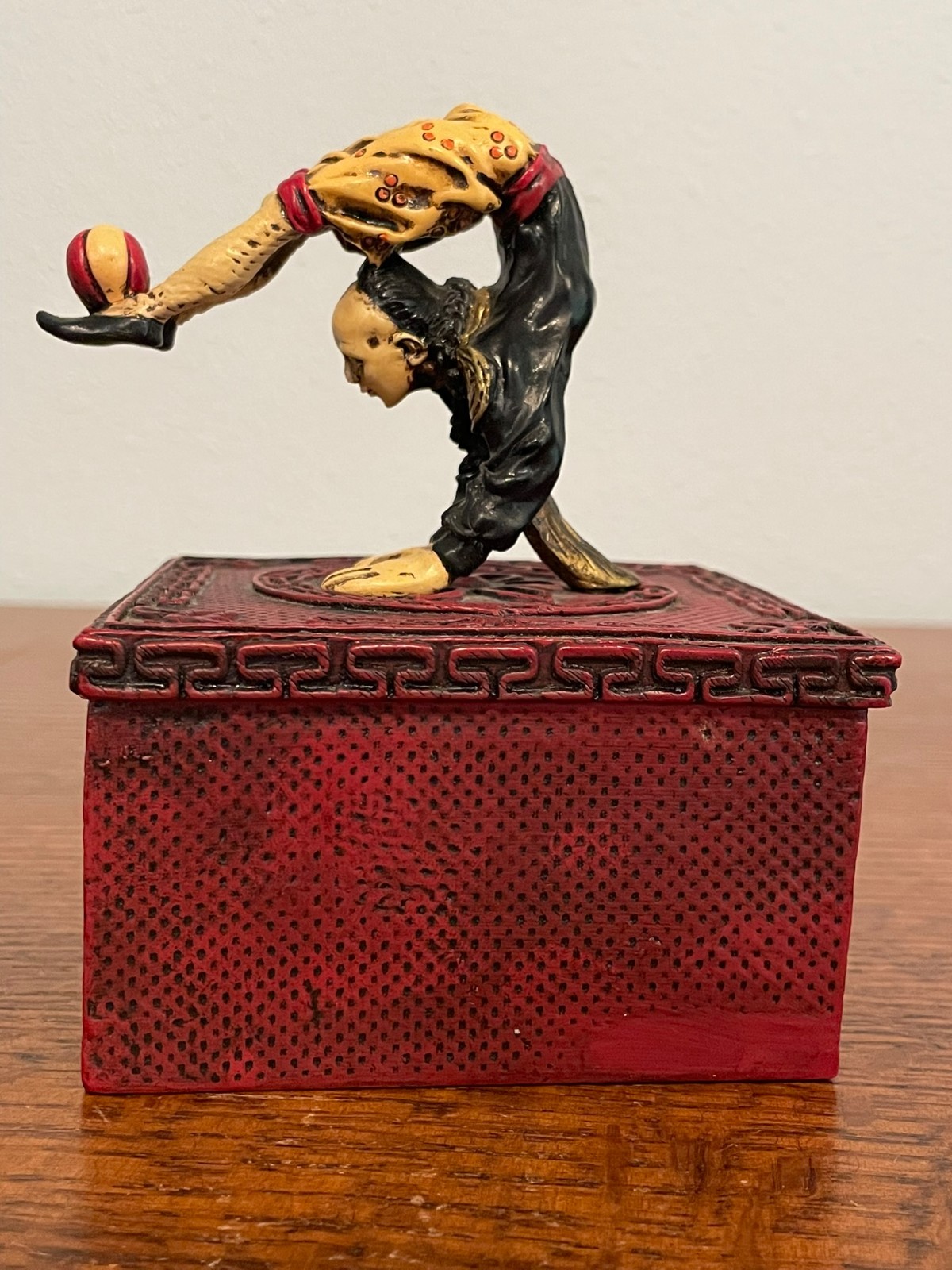 VTG SPI San Pacific Int'l Acrobat Contortionist Resin Trinket Box Circus Decor