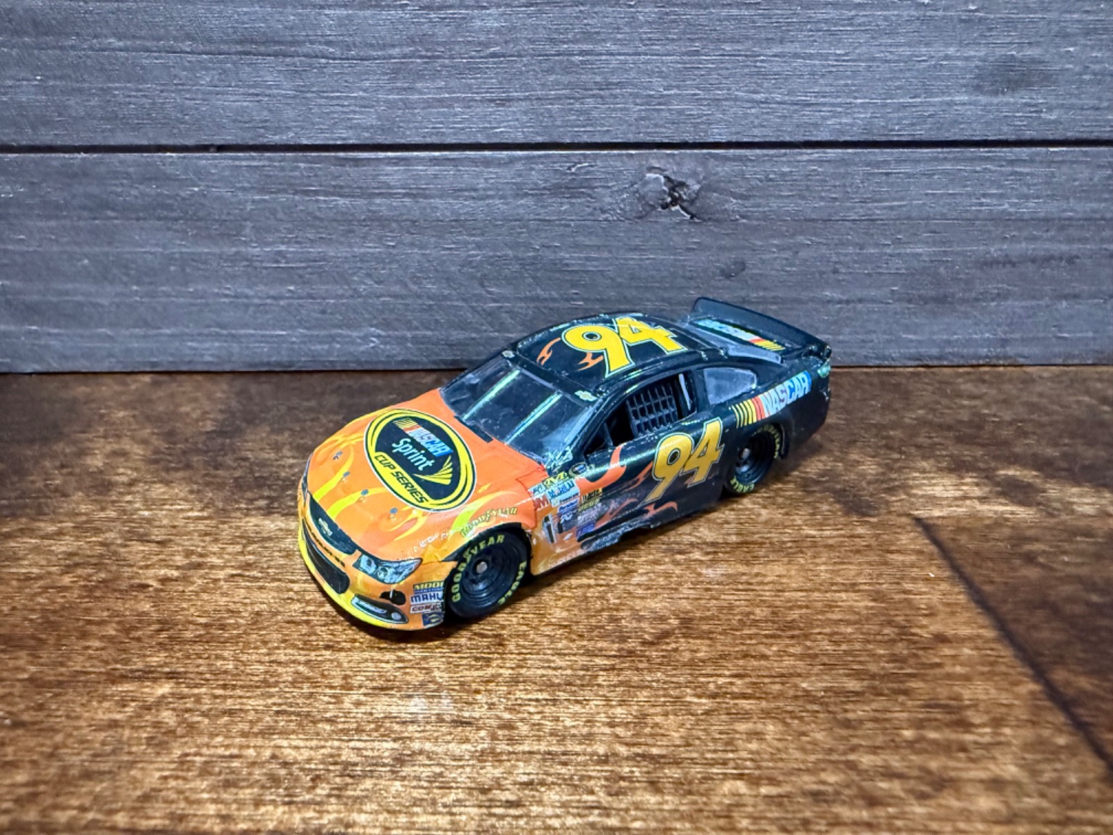 2014 #94 NASCAR SPRINT CUP SERIES FLAMES ACTION 1:64 DIECAST [USED+LOOSE](RARE)