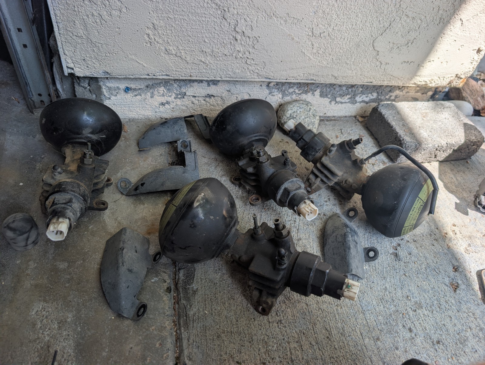 1998-2007 Lexus LX470 AHC Suspension Control Accumulator w/ Valve 4pc Set OEM