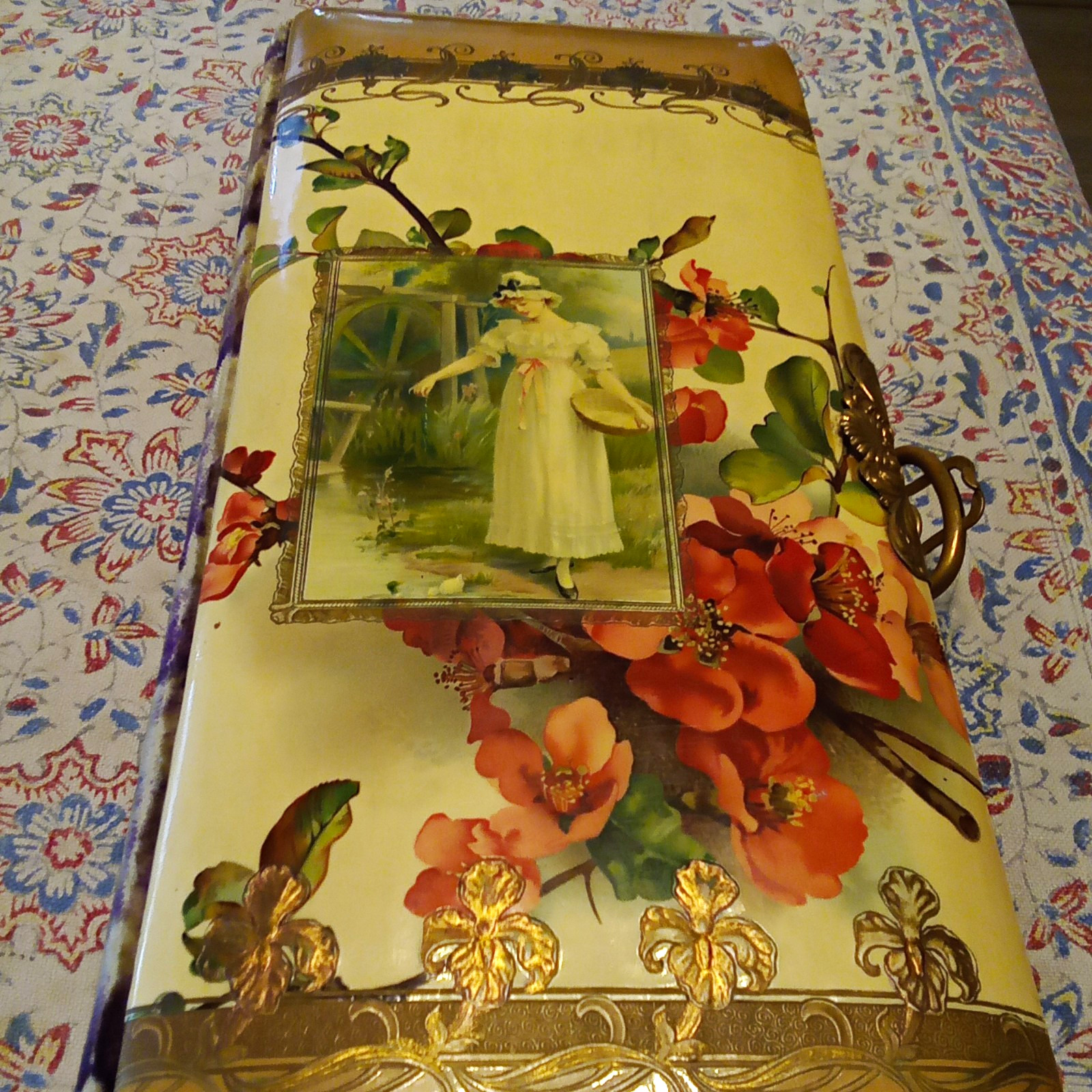 Celluloid Antique Floral Slip-In 48 Photo Album Book Metal Latch Beige Gold Red Celluloid Antique Floral Slip-In 48 Photo Album Book Metal Latch Beige Gold Red