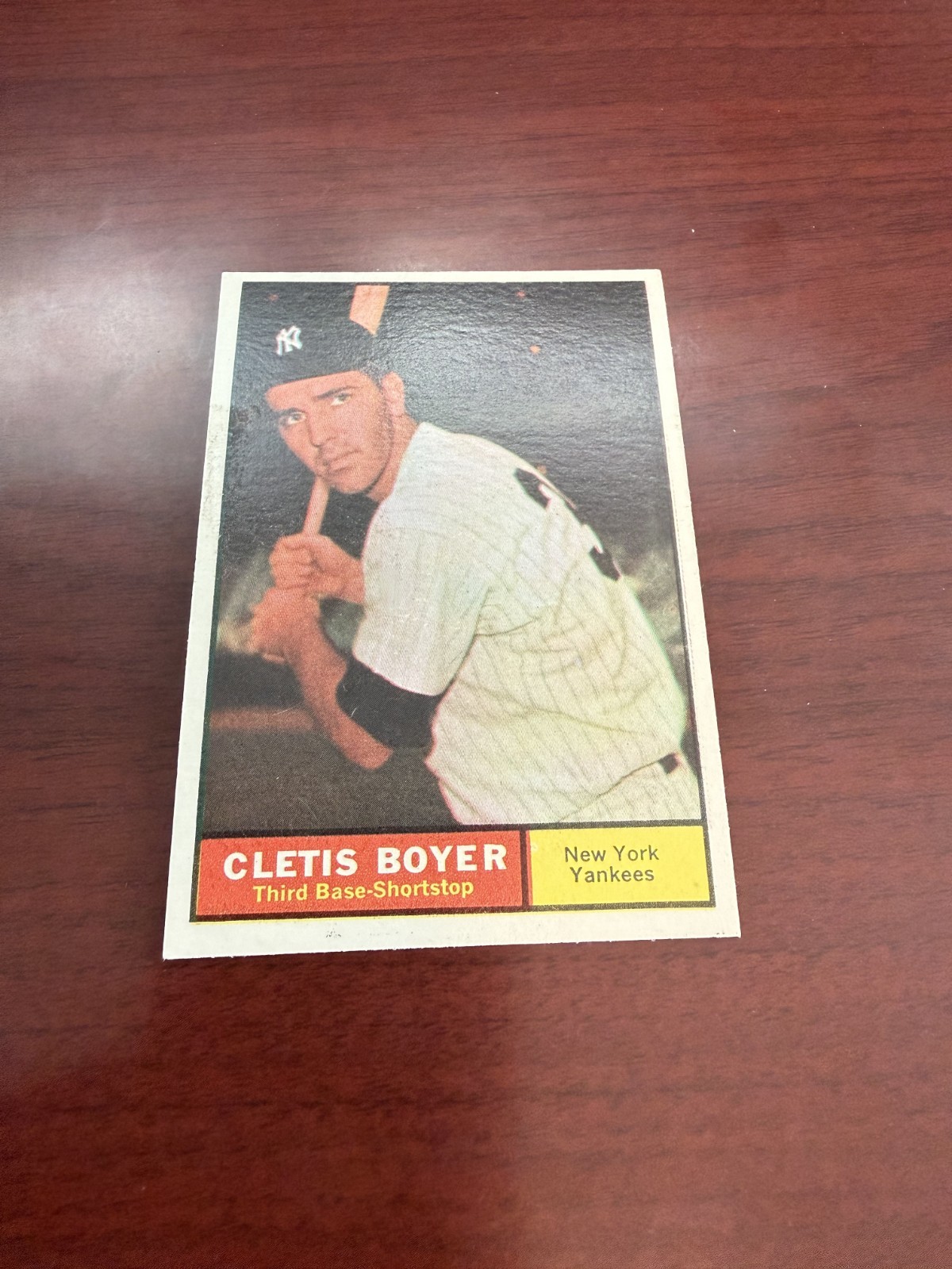 1961 Topps #19 Clete Boyer. EX/MT 1961 Topps #19 Clete Boyer. EX/MT