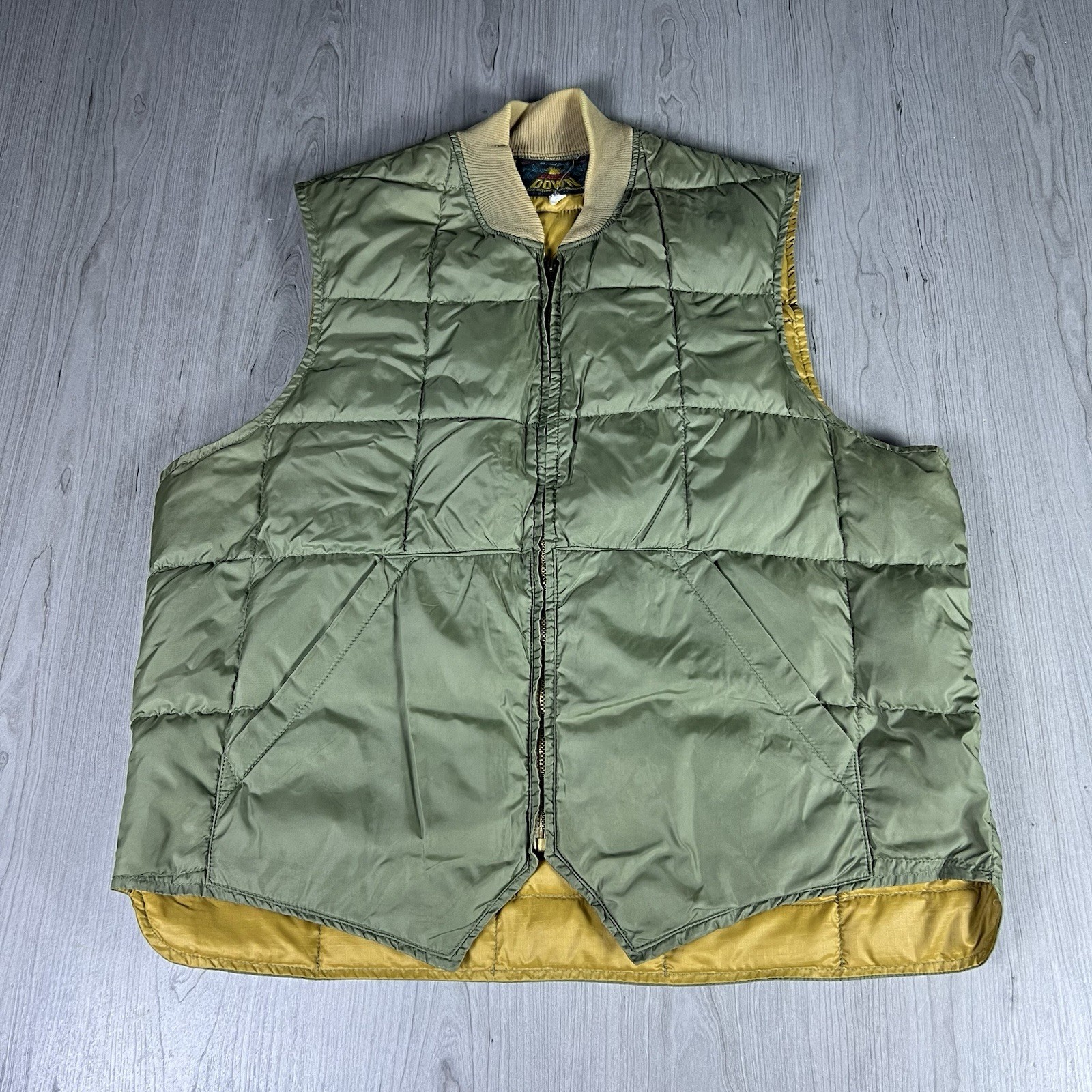 Vintage 50s 60s Eddie Bauer Down Puffer Vest Rising Sun Extremely Good Shape Vintage 50s 60s Eddie Bauer Down Puffer Vest Rising Sun Extremely Good Shape