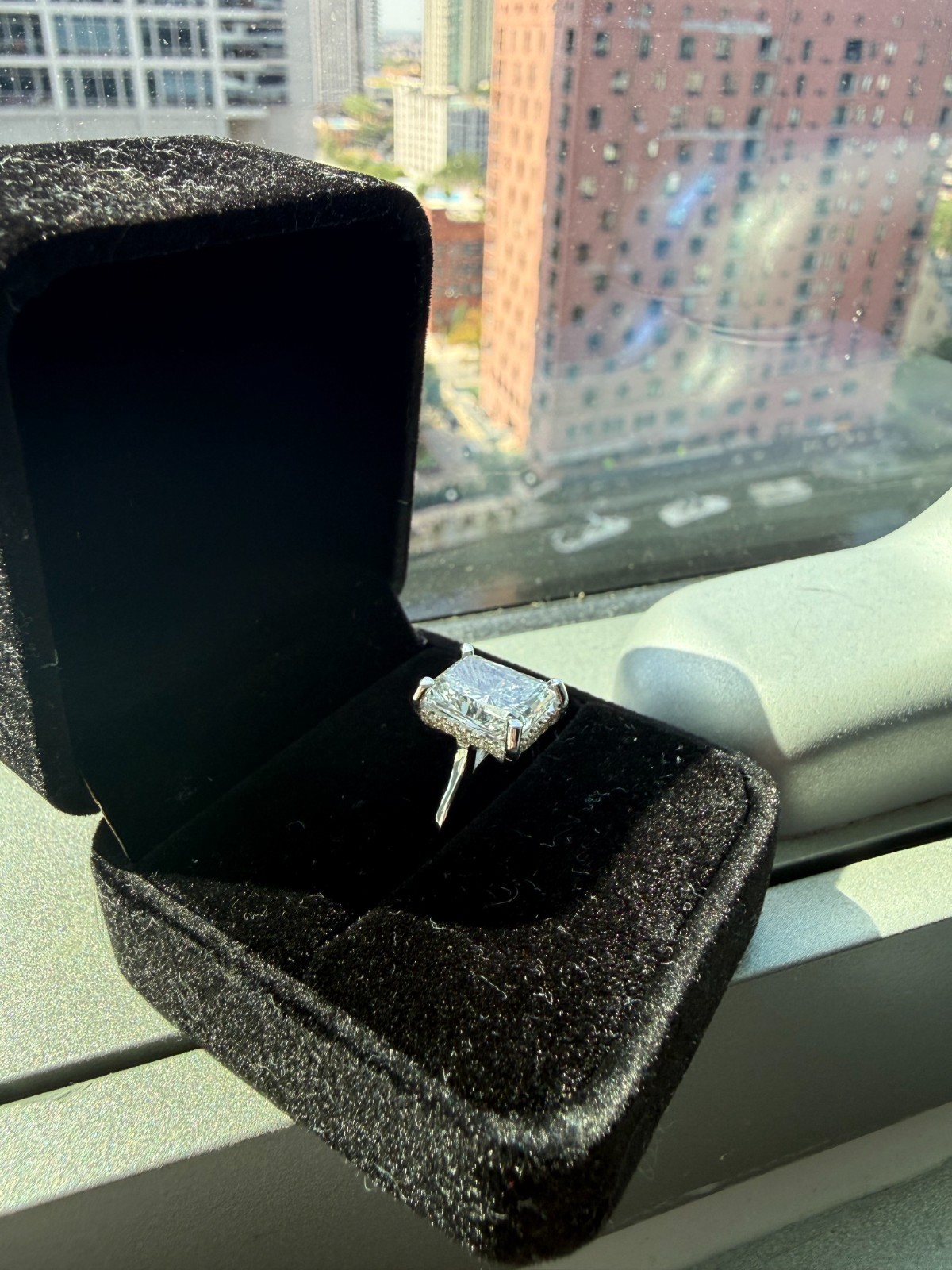 4.09ct Radiant Cut Lab Grown Diamond Ring — F/VS1 IGI — Type IIa — 14k