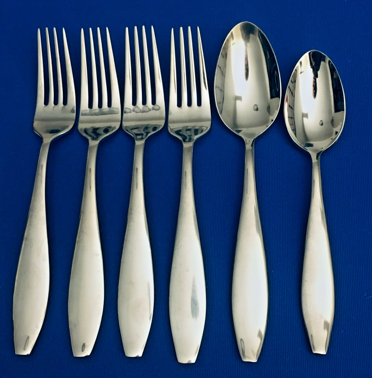 Set of 6 Oneida COMET 4 Salad Forks  7 1/8 