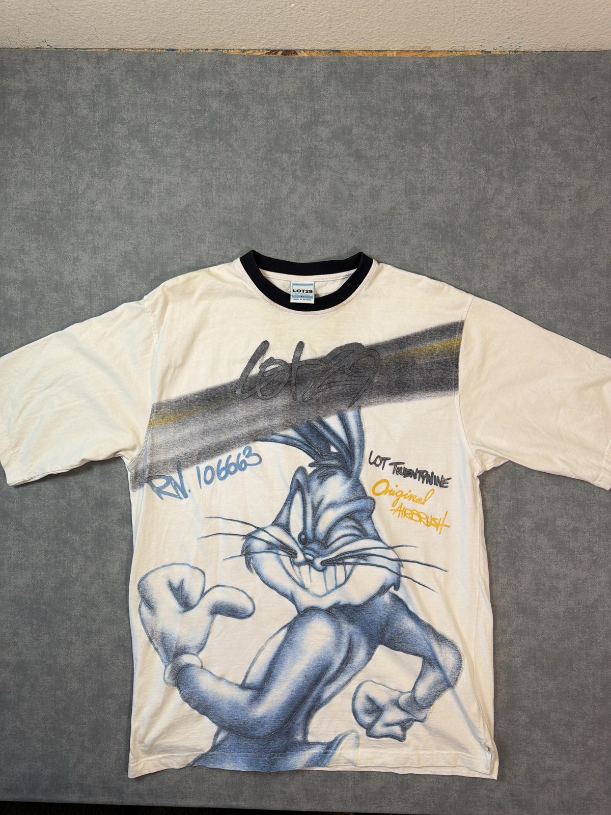 Vintage LOT29 Shirt Mens XL White Bugs Bunny Looney Tunes Airbrush Graphic Tee