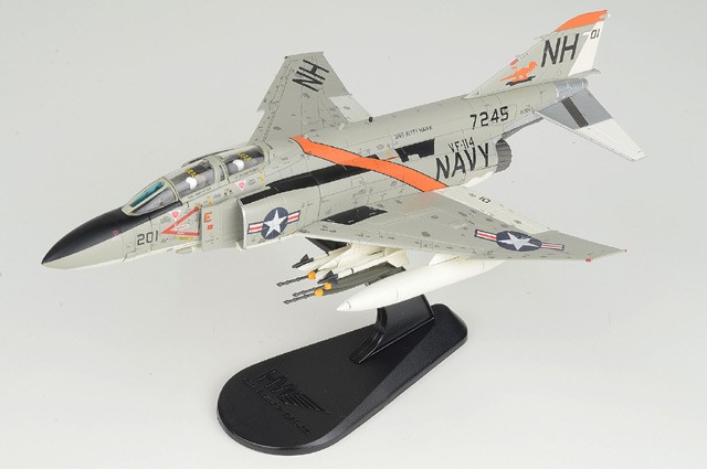 HA19034 Hobby Master F-4J Phantom II 1/72 Model NH201 USN VF-114 Aardvarks