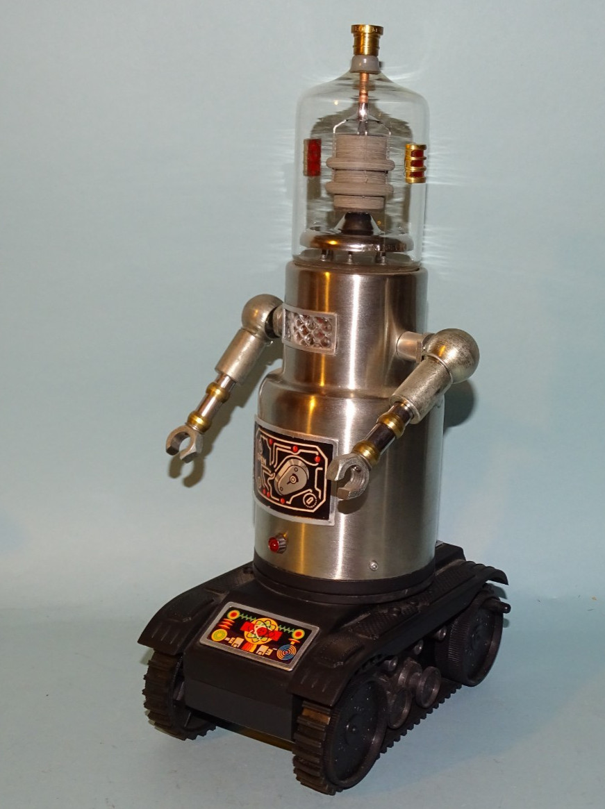 BATTERY OPERATED STEAMPUNK ROBOT