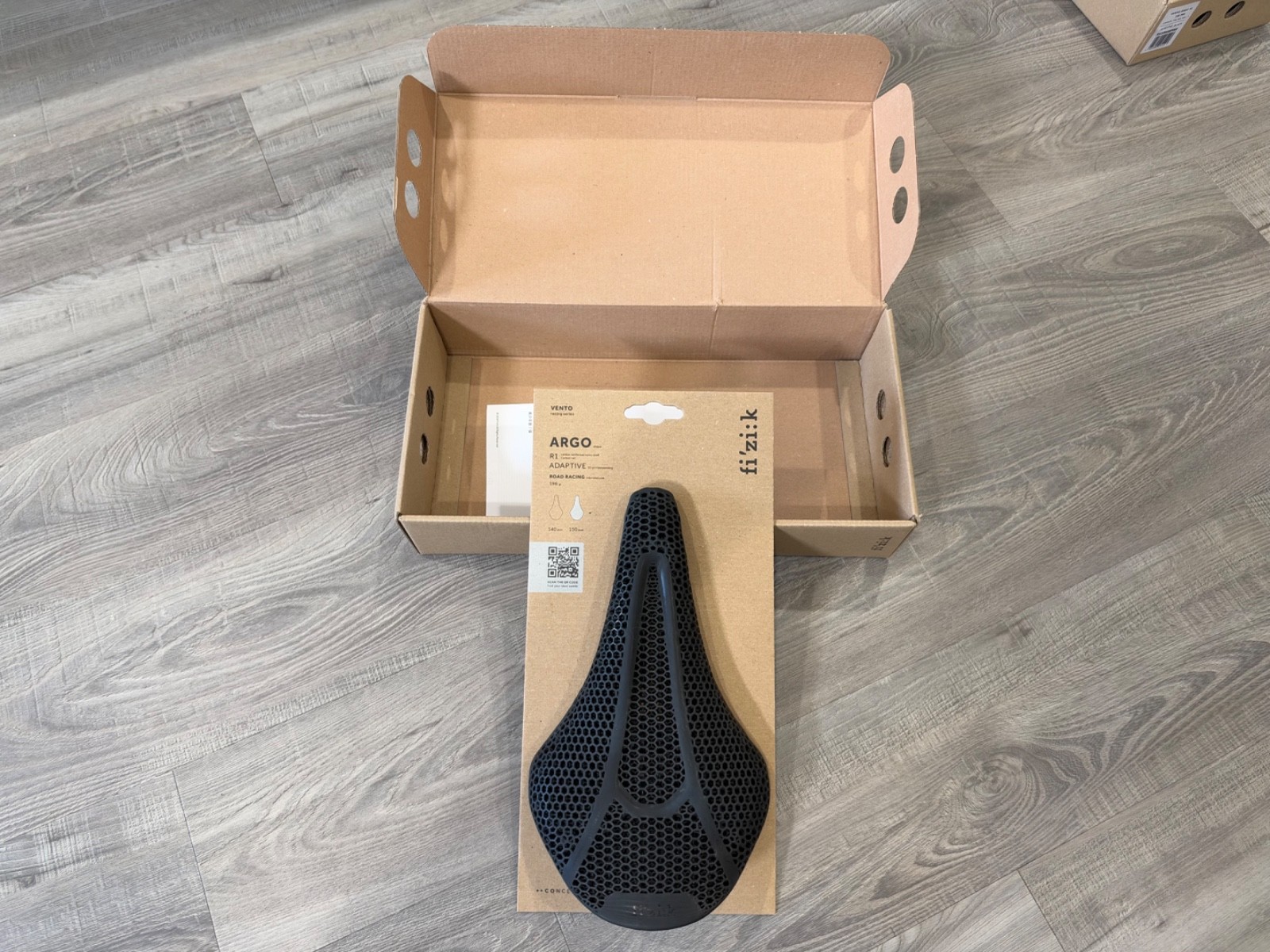 Fizik Vento Argo R1 Adaptive Saddle - Carbon, 150mm, Black