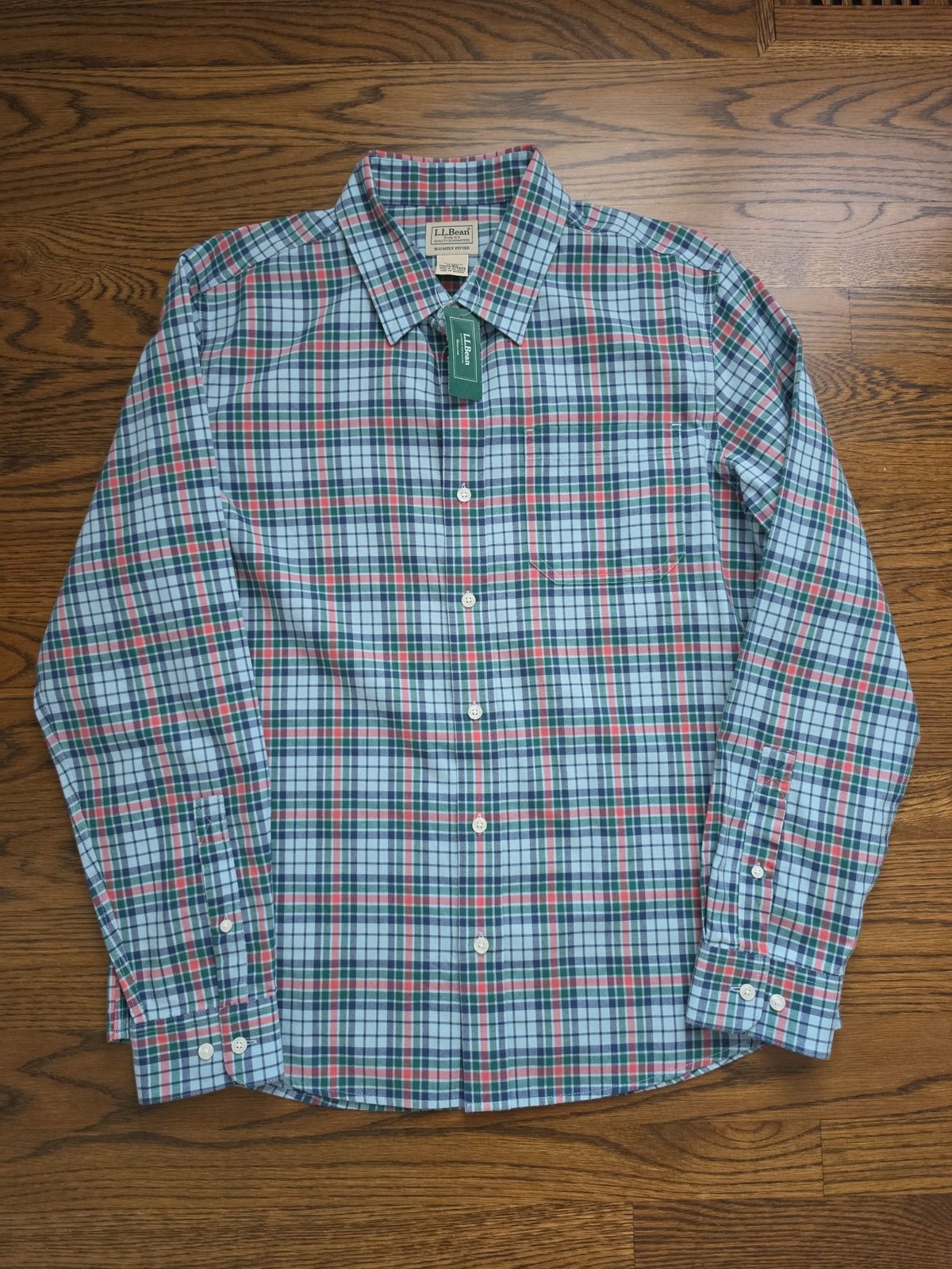NWT L.L.Bean Men\'s Plaid Button-Front Shirt Size Medium NWT L.L.Bean Men\'s Plaid Button-Front Shirt Size Medium