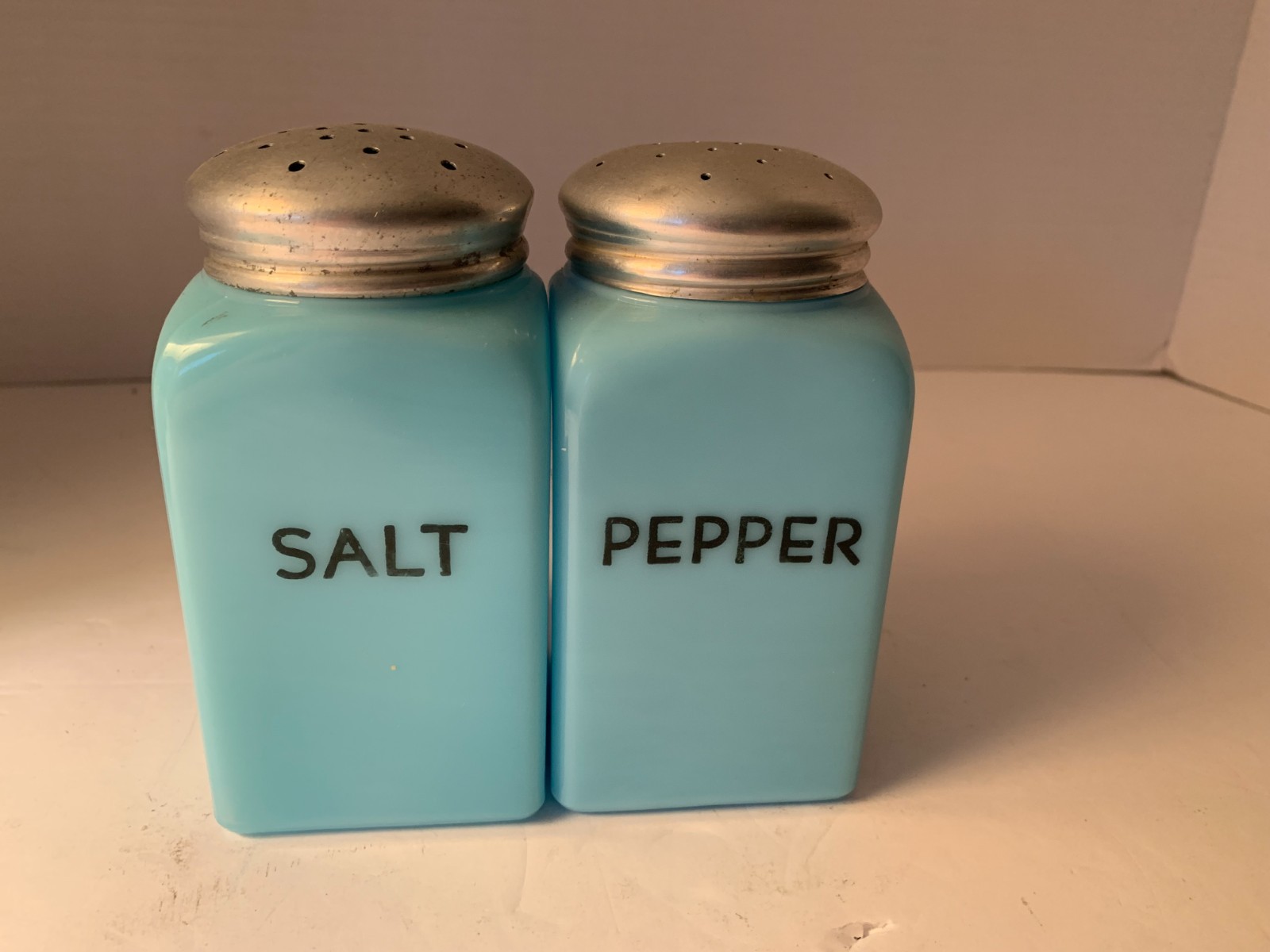 Rare Chalaine Blue McKee Salt & Pepper Shakers 1930's Excellent Condition Rare Chalaine Blue McKee Salt & Pepper Shakers 1930's Excellent Condition