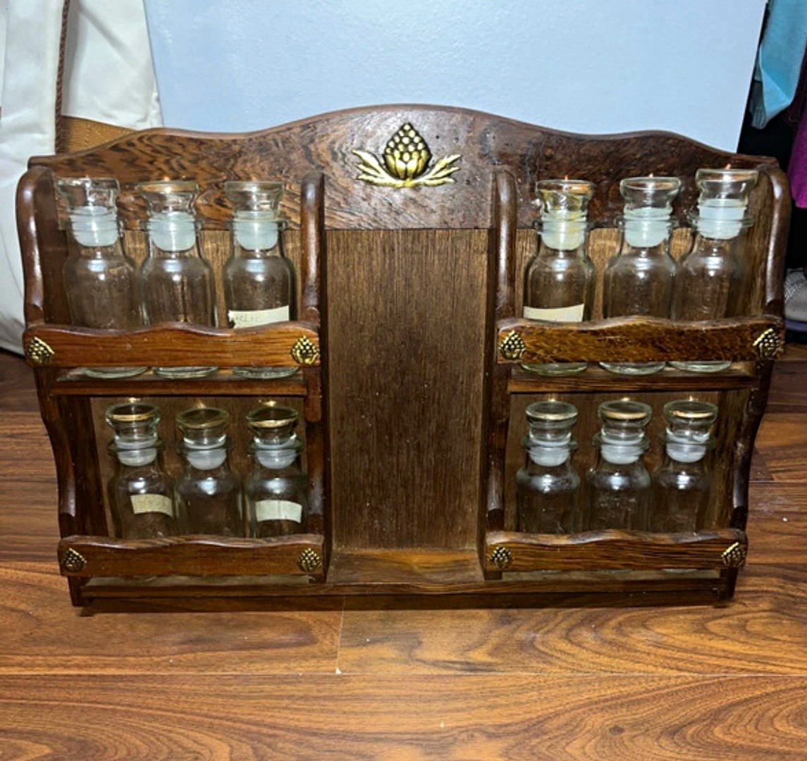 Vintage Oak Tone Wood Freestanding Spice Rack w/ 12 Glass Jars with Lids Vintage Oak Tone Wood Freestanding Spice Rack w/ 12 Glass Jars with Lids