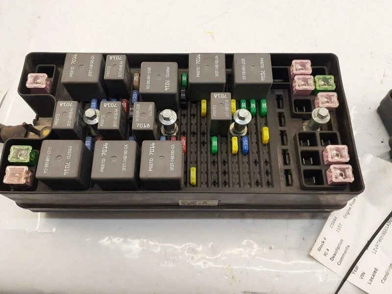 2005–2006 Ford Mustang OEM Fuse Box – Engine Power Distribution Module –Warranty 2005–2006 Ford Mustang OEM Fuse Box – Engine Power Distribution Module –Warranty