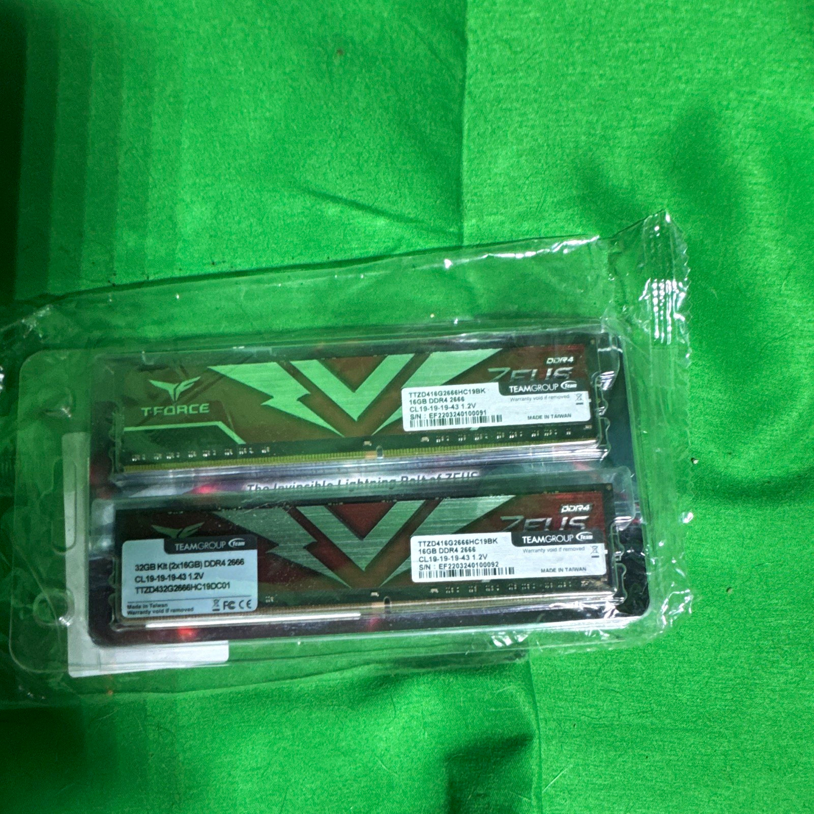 *BRAND NEW* TEAMGROUP T-FORCE Zeus 32GB (2x16GB) DDR4-2666 DIMM RAM