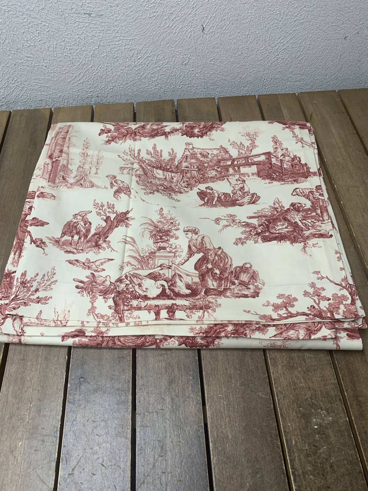 Williams Sonoma Toile Tablecloth 68x126\