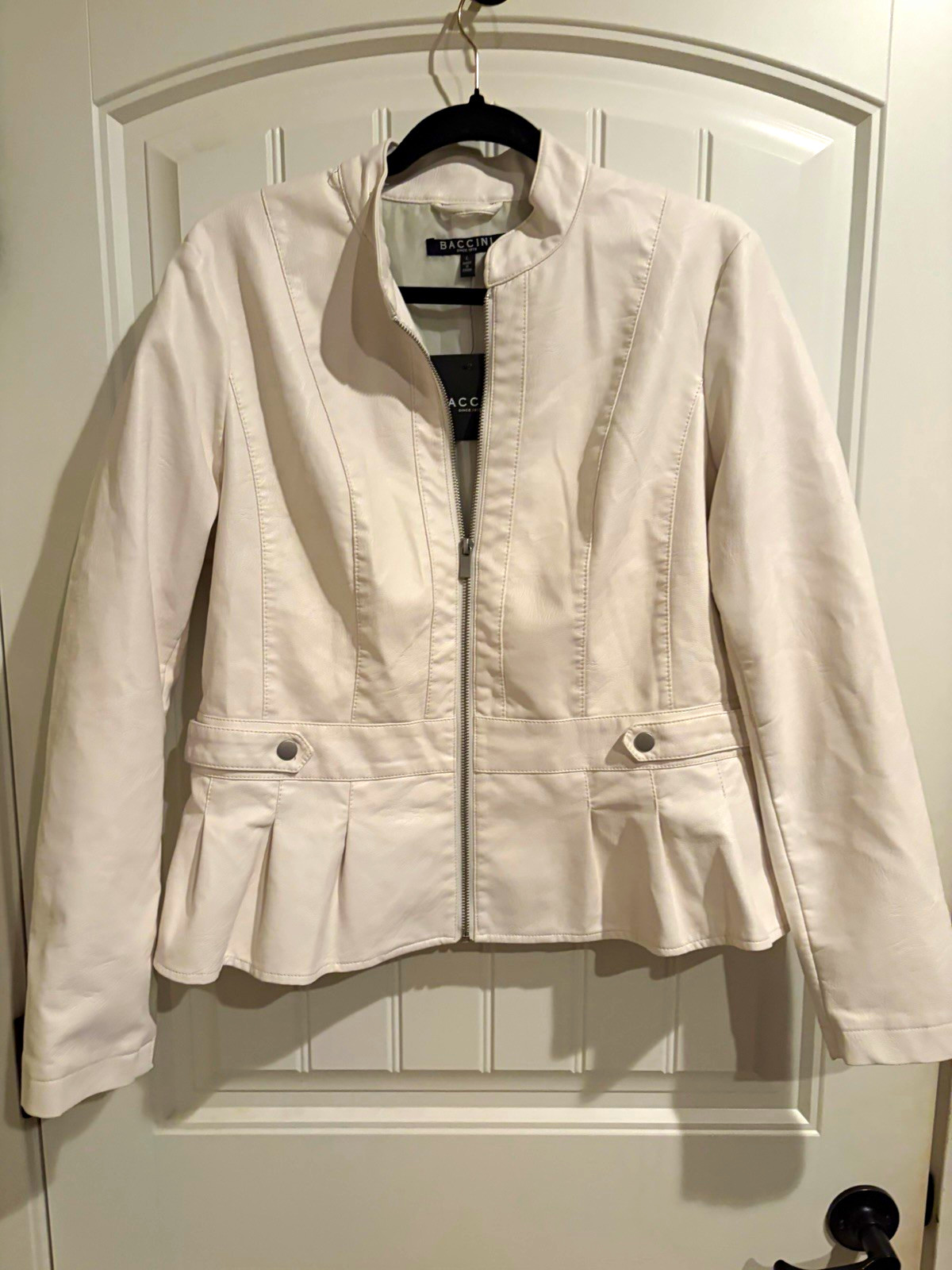 Baccini Women’s White Faux Leather Zip Jacket Pleated Collared Long Sleeve L