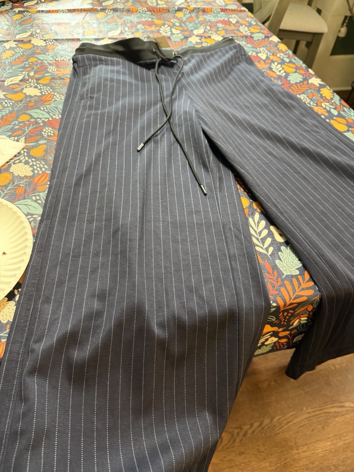 NWT Lane Bryant Ponte Womens 14/16 Pants Ankle Black PinstripePull On Drawstring NWT Lane Bryant Ponte Womens 14/16 Pants Ankle Black PinstripePull On Drawstring
