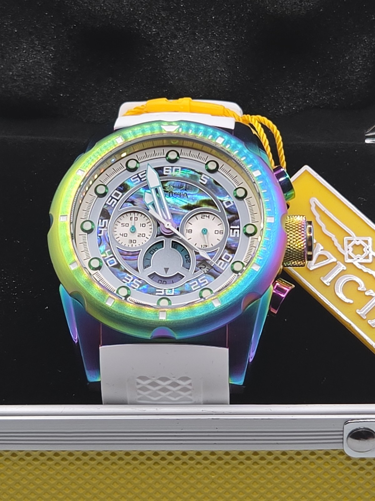 Retail $499.00 Invicta Speedway Men\'s 50mm Rainbow Iridescent Dial Chrono 69835 Retail $499.00 Invicta Speedway Men\'s 50mm Rainbow Iridescent Dial Chrono 69835