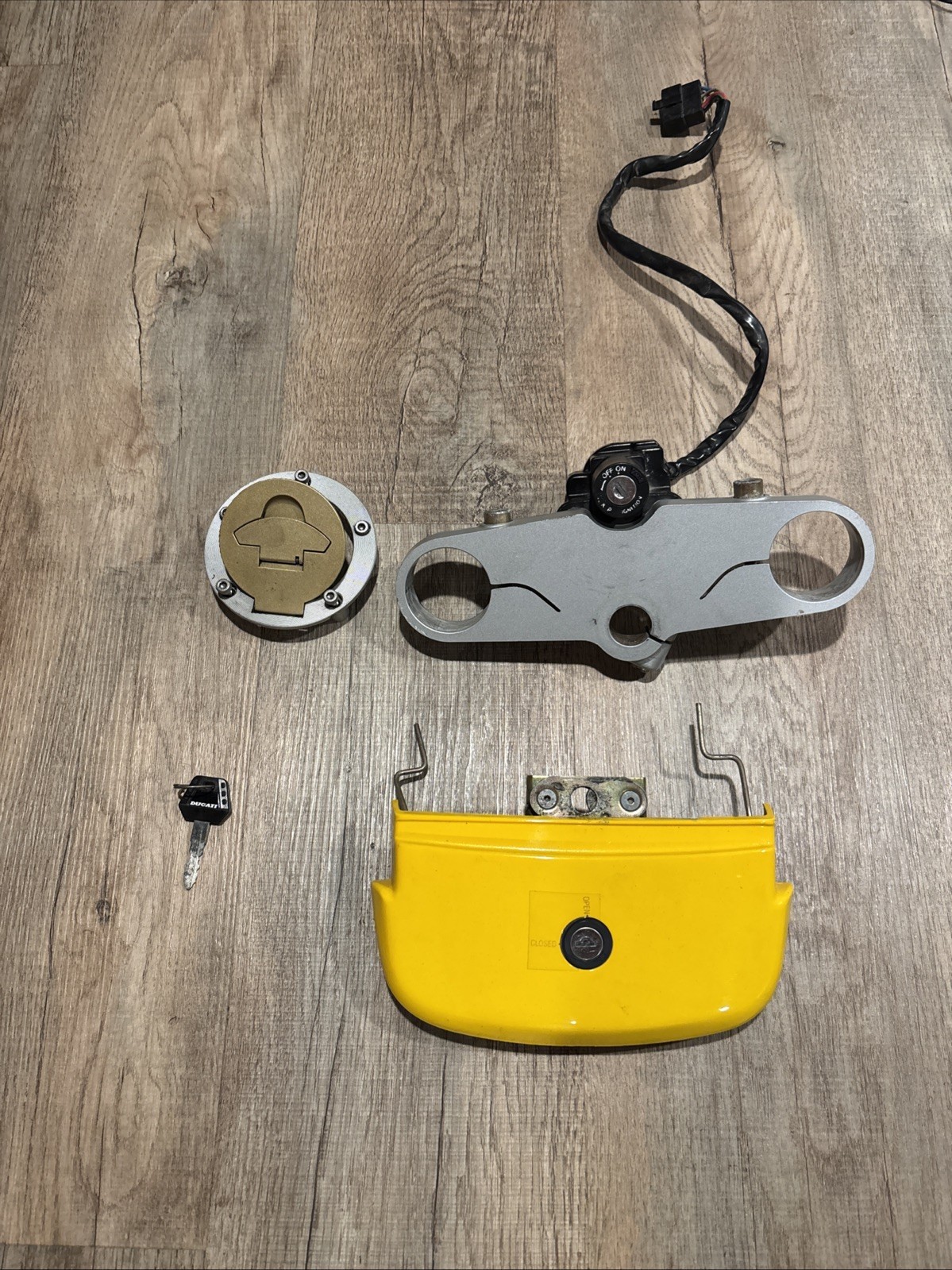 91-97 Ducati 900 SS Ignition Switch Gas Cap Seat Lock Set WITH KEY