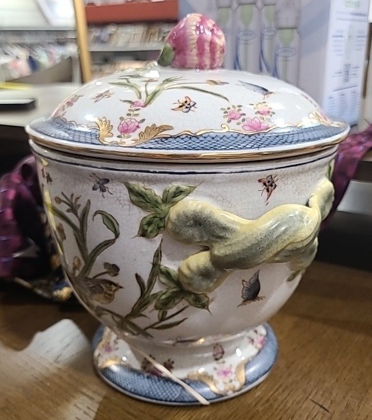 Wong Lee WL 1895 Porcelain Covered Terrine Birds Original Hand Painted Crackle 