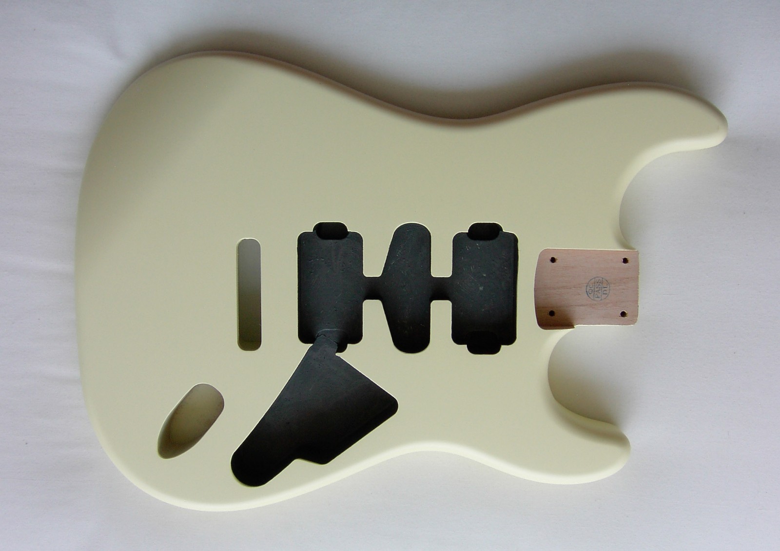 2-Piece 3.8lb-Stratocaster Alder BODY/ CREAM /Nitro Satin (Fender Strat Specs