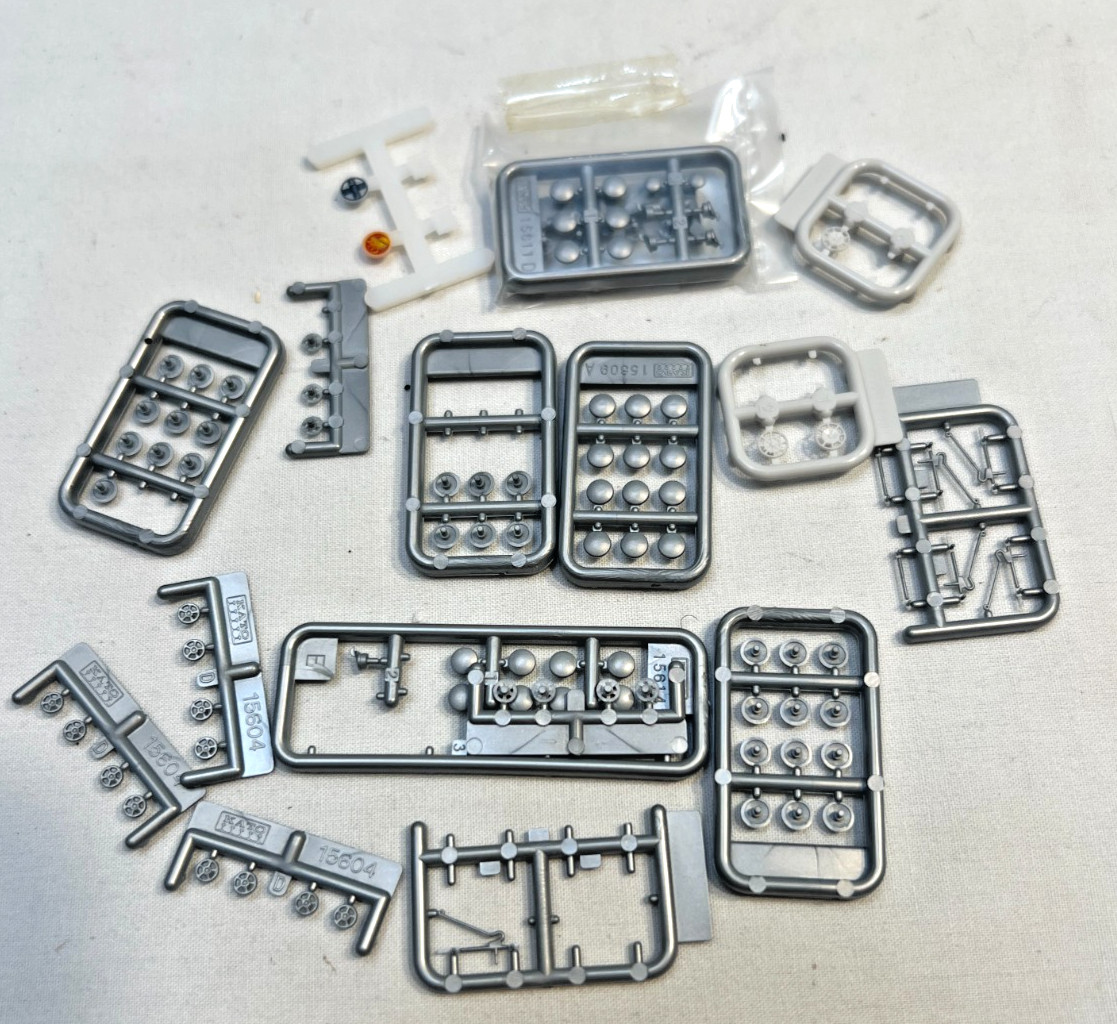 N scale Kato passenger car detail parts and a set of drum head signs, for S F