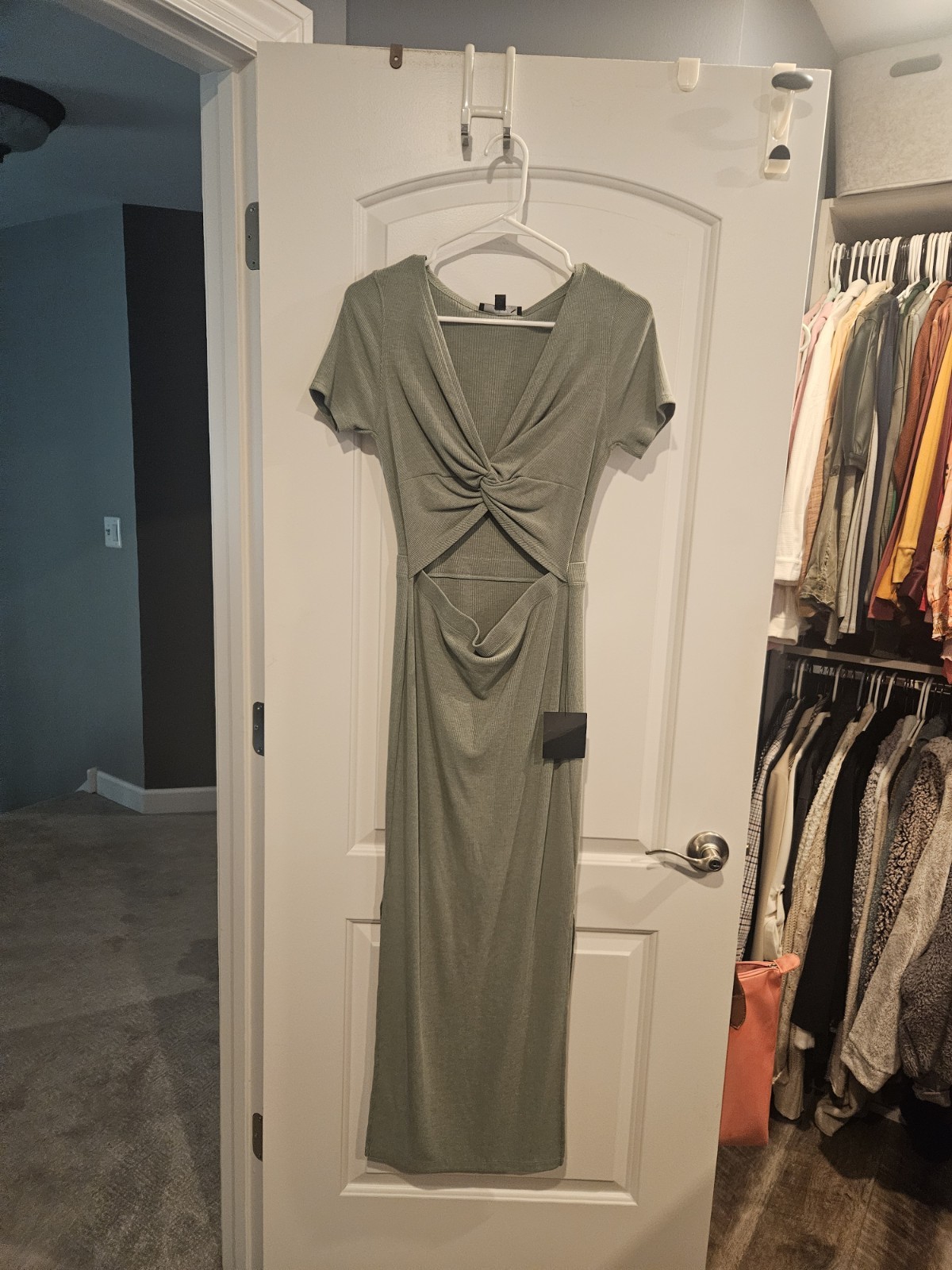 Lulus Front Twist Cutout Sage Green Midi Dress Women\'s