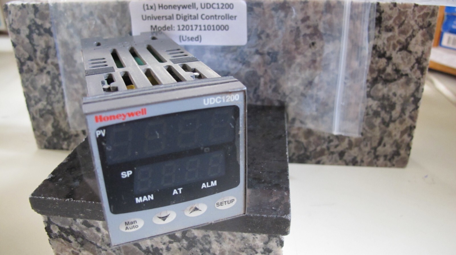 (1x) Honeywell, UDC1200, Universal Digital Controller, UDC120171101000