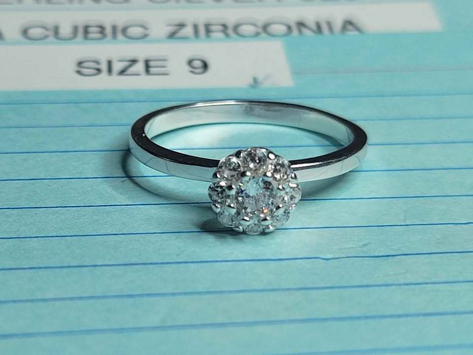Solid 925 Sterling Silver Ring Solid 925 Sterling Silver Ring