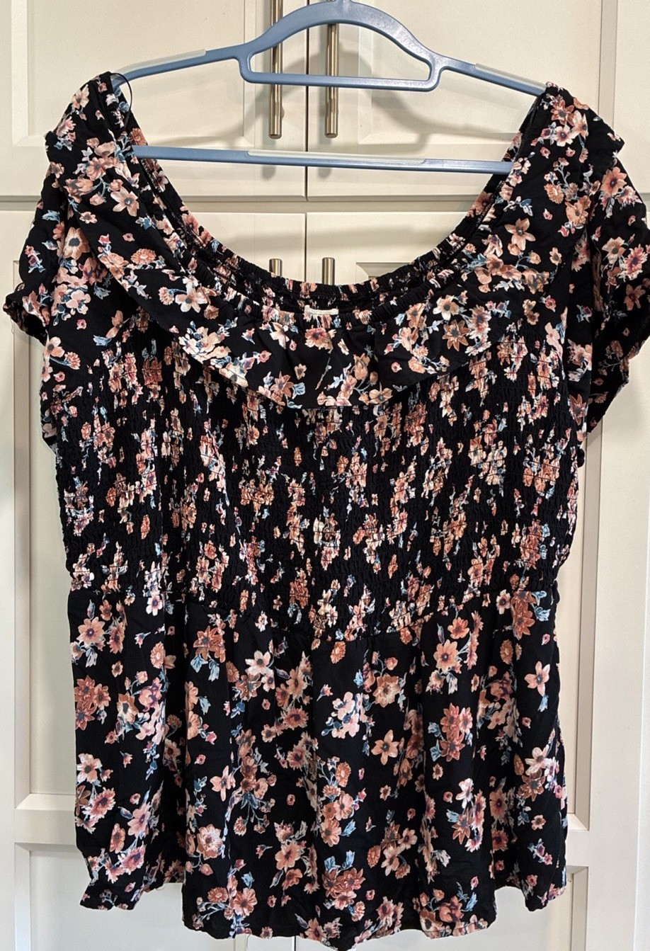 Maurice’s Women’s Plus Size 1X/2X Floral Short Sleeve Garden Floral Top Blouse