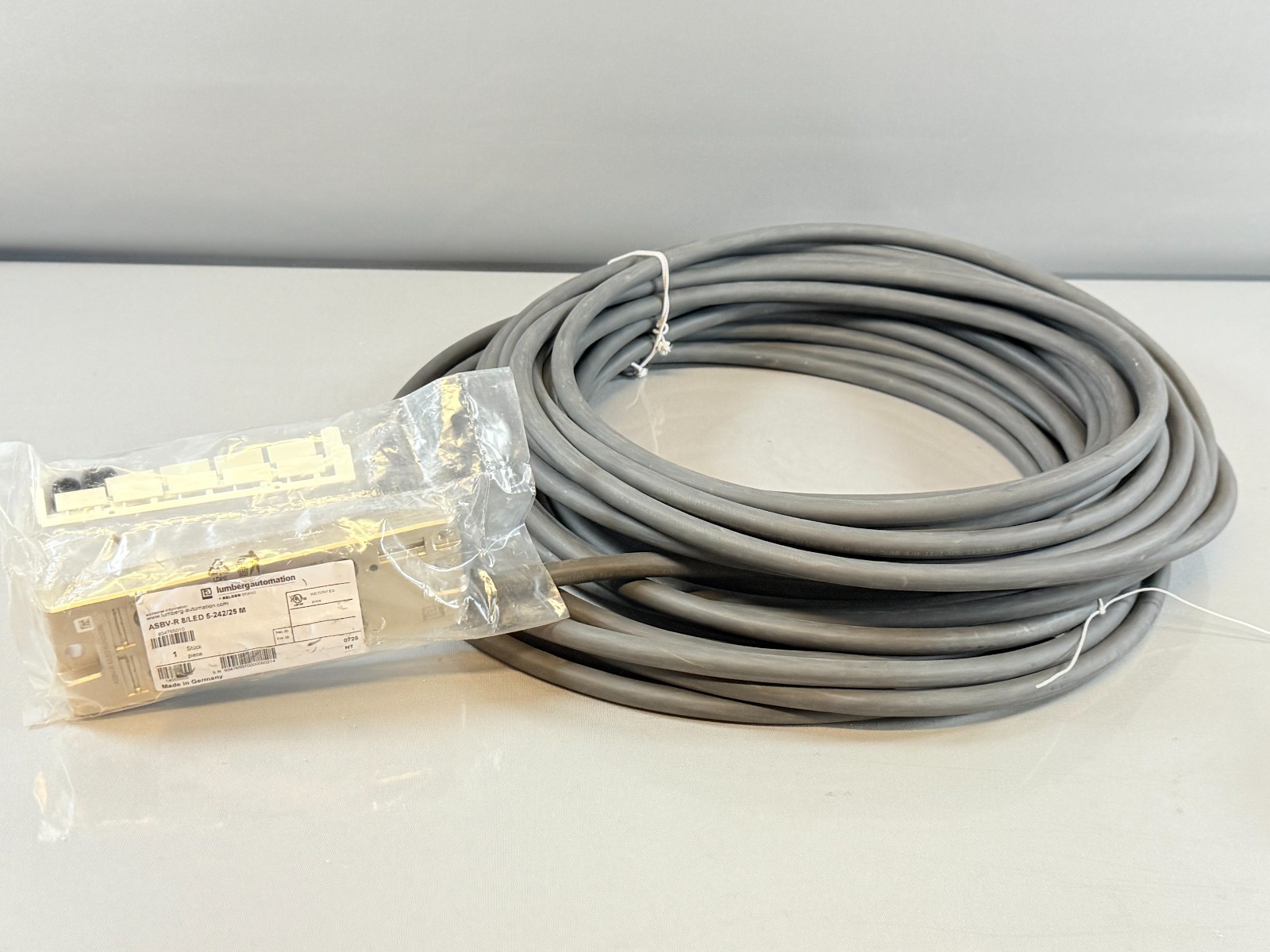 Lumberg Automation ASBV-R 8/LED 5-242/25M Sensor Cable
