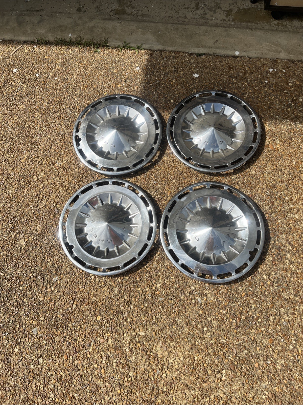 1962-65 Chevy Nova Hubcaps Original -set Of Four (4) 1962-65 Chevy Nova Hubcaps Original -set Of Four (4)