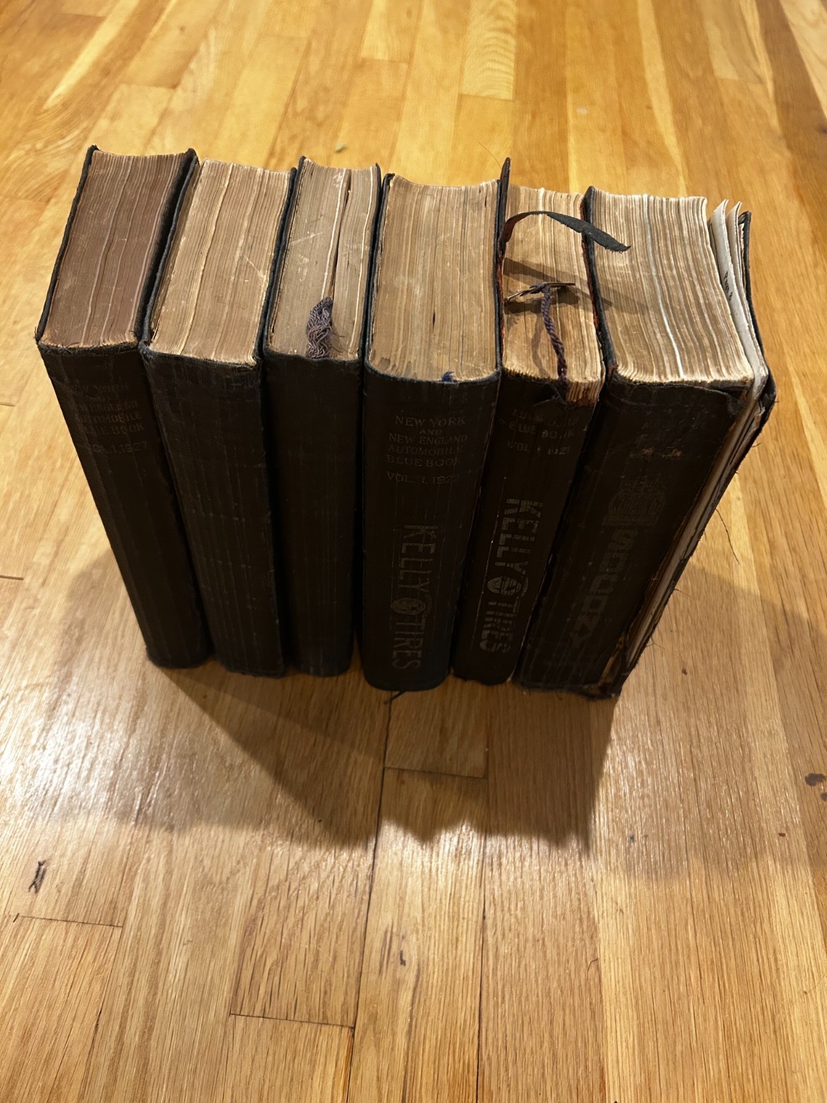6 Vintage Automobile Blue Books – 1920s – Automotive History / Living History
