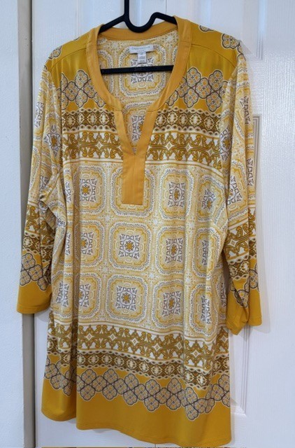 Catherines Women’s Plus Size 2X Mustard Yellow Geometric Tunic Top 3/4 Sleeve