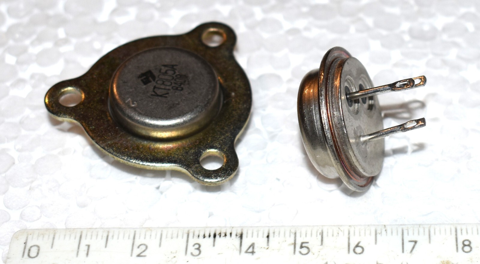 6 x Vintage USSR NPN transistors KT805A NOS 6 x Vintage USSR NPN transistors KT805A NOS