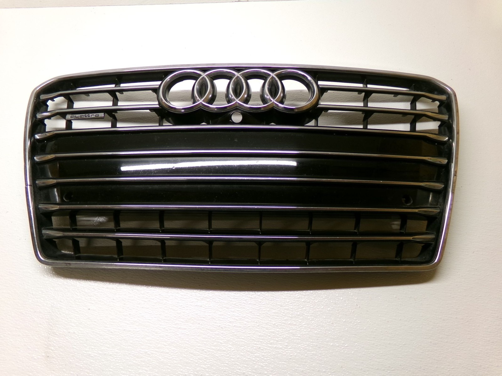 12-15 Audi A7 Quattro Front Center Radiator Grille Gloss Black OEM 4G8853651D 12-15 Audi A7 Quattro Front Center Radiator Grille Gloss Black OEM 4G8853651D