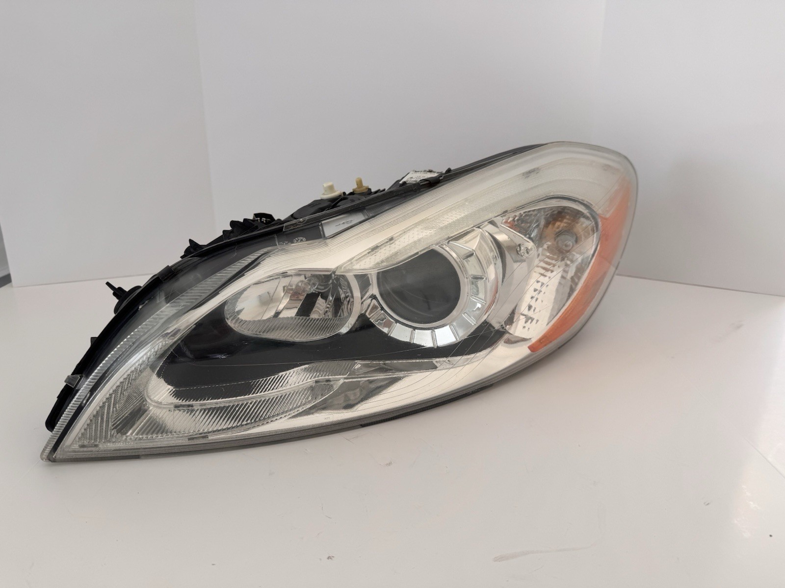 2011-2013 Volvo C70 Headlight Assembly LH DRIVER SIDE OEM GENUINE