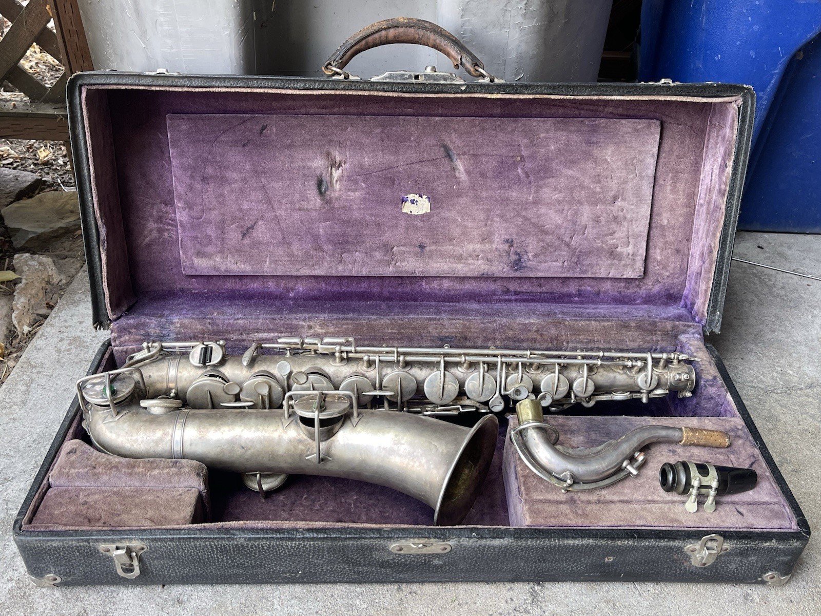 VINTAGE CONN Buescher ?SILVER SAX 1917 SN# 45820 nice with case SILVERPLATE